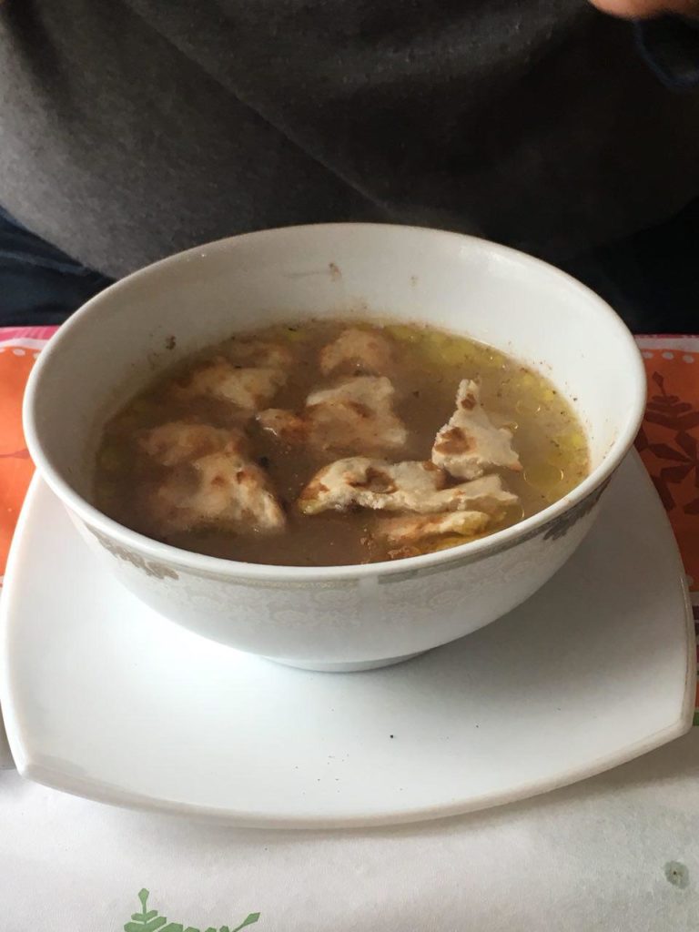 خوردن کله پاچه به به ??